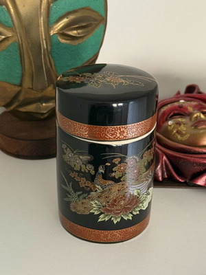 Vintage Japanese porcelain container like new
