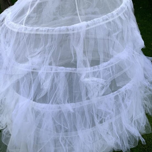 Wedding dress, size M, corset, fits size S