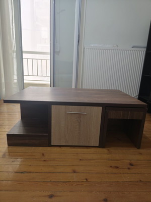 Coffee table with cabinet, two drawers and two nesting tables like new