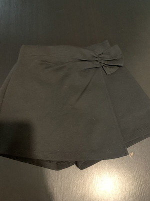 Zara shorts skirt for 8 years old 128cm like new, black