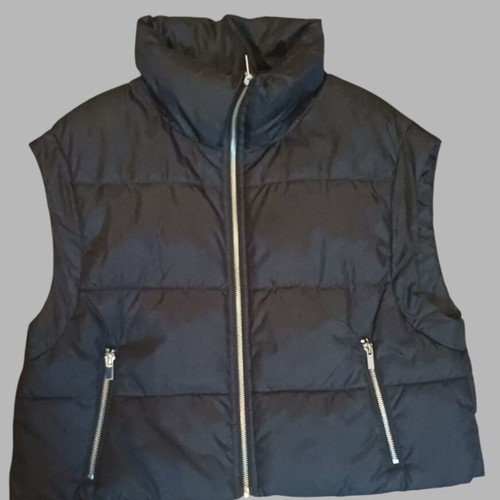 Zara black puffer vest size M like new
