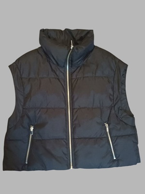 Zara black puffer vest size M like new