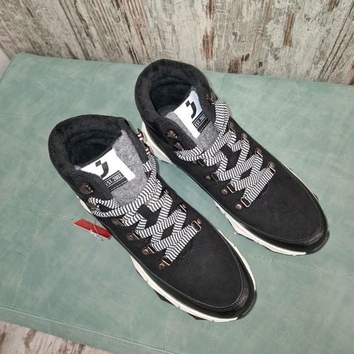 Sneaker boot new with fleece lining, removable sole, Safety Jogger