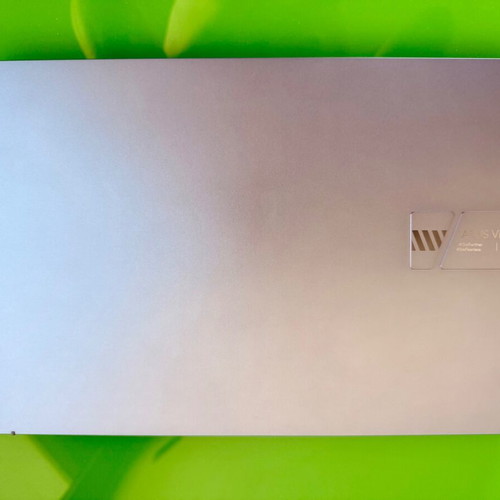 Asus Vivobook S15 OLED 2.8K 120Hz Ryzen 7 5800H 16GB RAM 1TB SSD Windows 11 Home like new