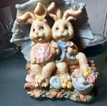 Easter bunny statue like new