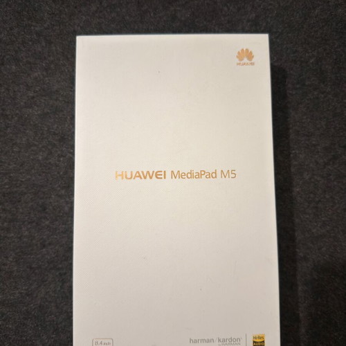 Huawei MediaPad M5 8.4" tablet like new, 2K display, Harman Kardon sound