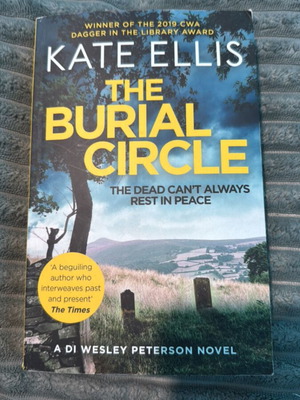 “The burial circle” βιβλίο