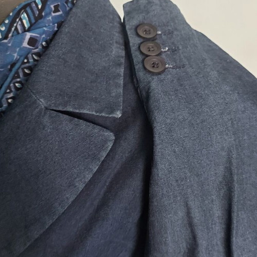 In Linea women's fitted denim blazer