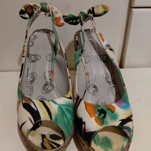 Platform sandals like new, multicolor green fabric, size 37