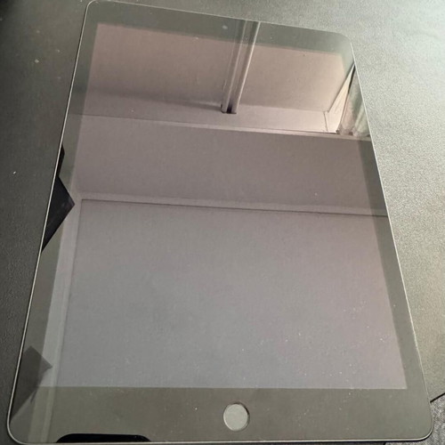 Apple iPad 2021 10.2" 3GB/64GB Space Gray with Apple Pencil 1st generation like new