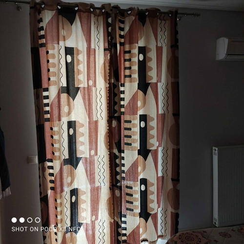Curtains with grommets like new, two panels 1.40x2.60m each, medium shading