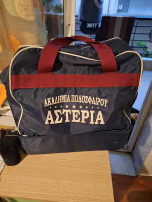 Football sports bag like new with separate shoe compartment