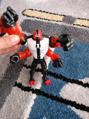 Ben10 figure like new