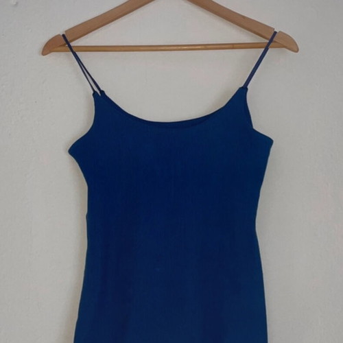 Spaghetti strap top blue like new with rib fabric