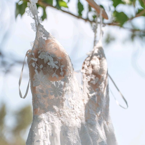 Justin Alexander wedding dress like new, white, lightweight, floral lace