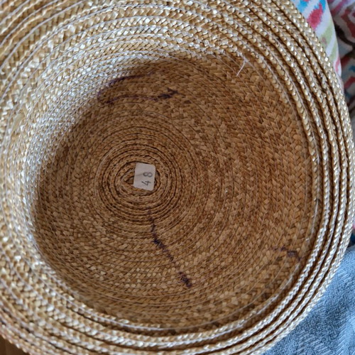 Savapile straw hat used, size XS for 2-3 years old