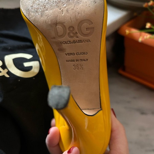 Dolce & Gabbana yellow pumps size 36.5 like new