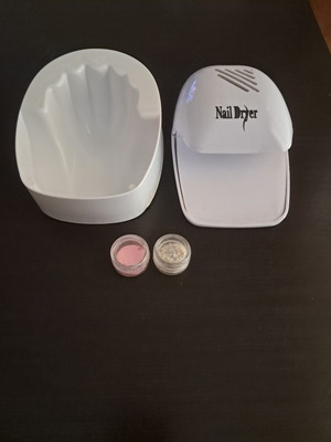 Nail dryer and nail care basin like new with 2 glitter gifts