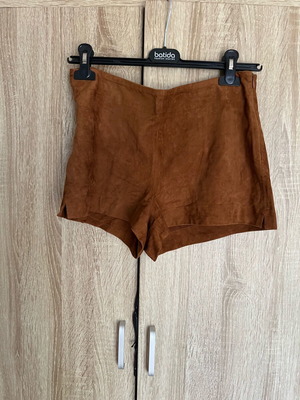 Zara short suede shorts like new, brown, size M