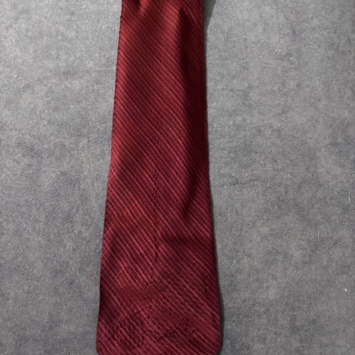 Tie like new, red