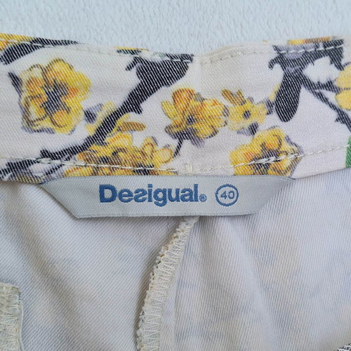 Desigual women's floral shorts with embroidered butterflies, size 40 M/L W30"