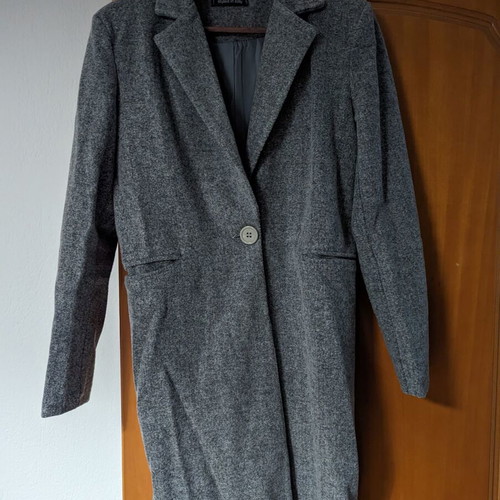 Thin wool coat grey like new with pockets