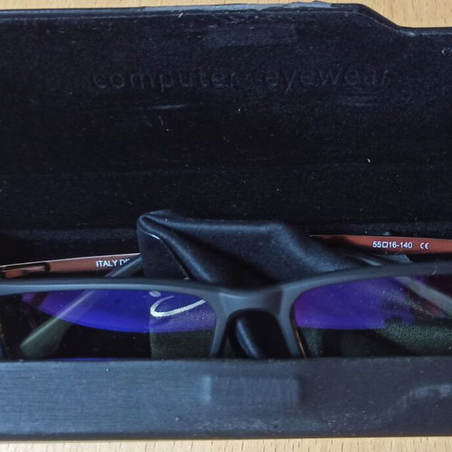 Computer screen protection glasses like new, Italian design