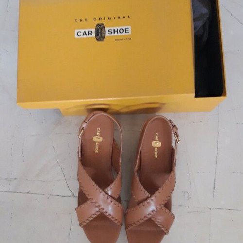 Car Shoe beige platform sandals like new, size 37