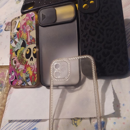 Phone cases like new, pack of 7 for iPhone 11