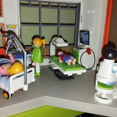 Playmobil large pediatric clinic with ambulance and rescue helicopter like new