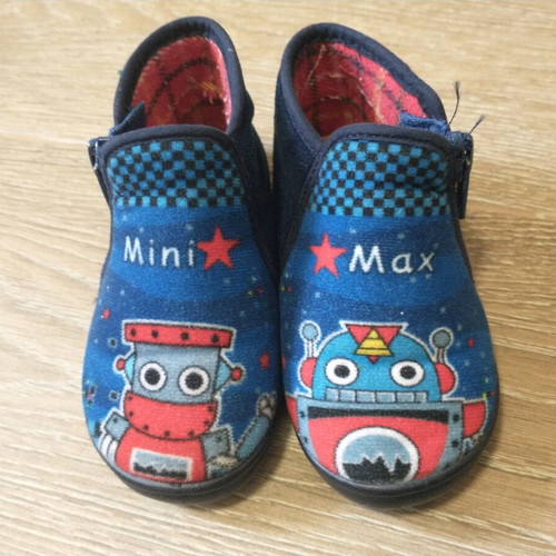 Mini Max children's anatomical winter slippers size 23 like new