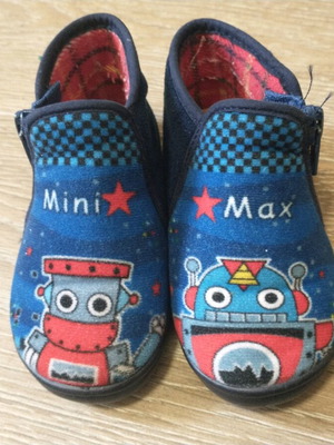 Mini Max children's anatomical winter slippers size 23 like new