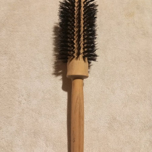 Round medium-size hair straightening brush like new
