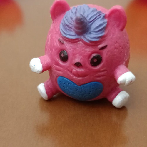 Rainbocorns Itzy Glitzy Surprise Mini Figure with Pink Egg like new
