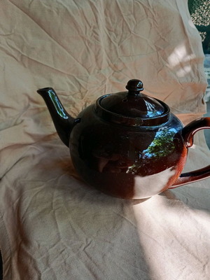 Pristine England teapot like new, chocolate brown