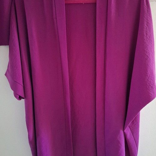 Set with shorts and jacket like new, one size, purple with white top