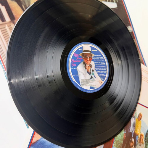 Elton John Greatest Hits vinyl record used, rock genre