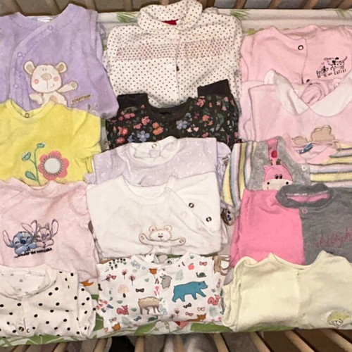 Baby girl bodysuits like new, pack of 20 with gifts
