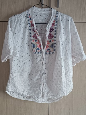 White shirt with details, like new, one size, Italian cotton
