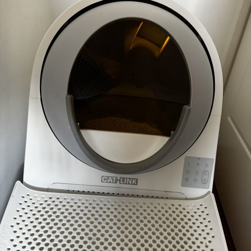 Catlink Pro X Ultra smart cat litter box like new with genuine step