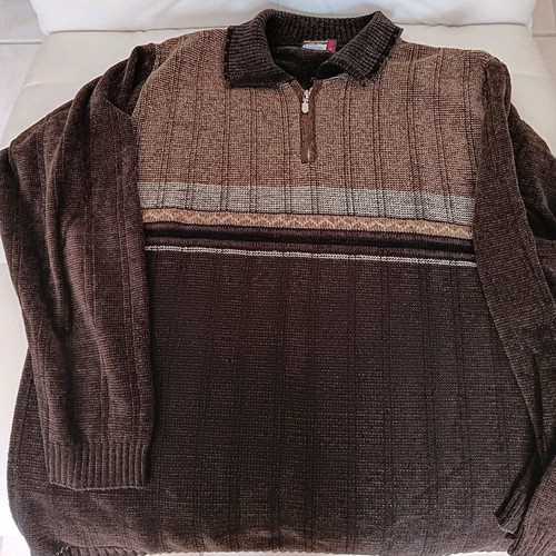 Knitted yarn men's sweater used, size M, brown