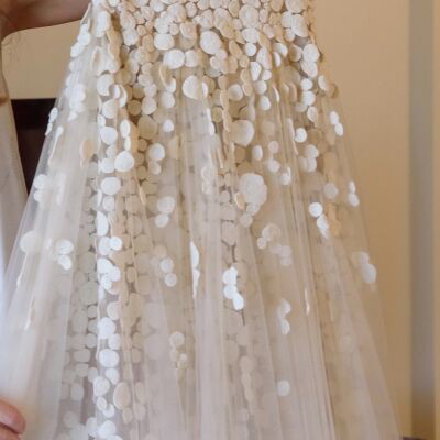 Konidi wedding dress like new, aristocratic and modern ivory