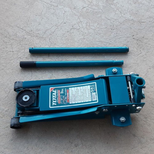 Total low profile 3-ton car jack like new