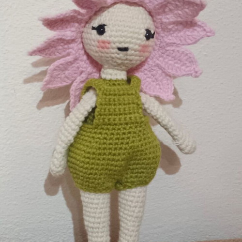 Knitted Loludoneraida Amigurumi Doll new with detachable accessories 19cm