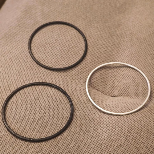Set of 3 metal bracelets black iridescent and silver
