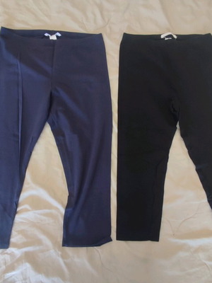 Capri leggings used, set of 2, black and blue