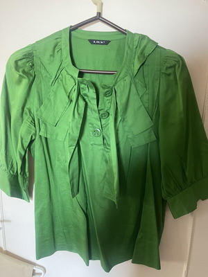 Green women's blouse with bow, cotton, like new, size L
