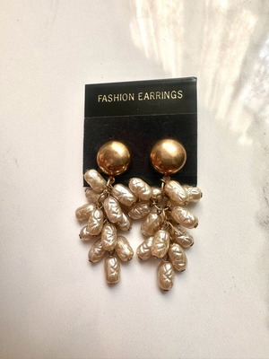 Vintage Cascade clip-on earrings with embossed texture, white and gold