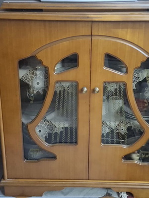 Display cabinet with glass and rotating wood top, like new