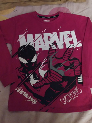 Μπλουζίτσα Marvel Spiderman σαν καινούργιο, Primark, μέγεθος 122 cm, κόκκινη